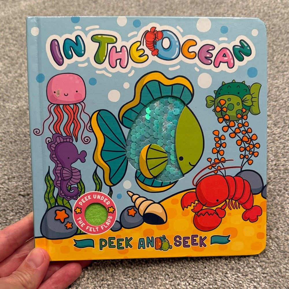 Peek and Seek In The Ocean Board Book
